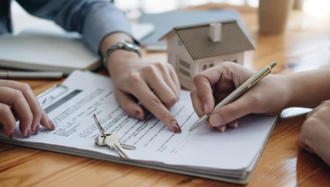 Looking for a certified loan signing agent in South Florida? We are NNA & LSS certified, offering mobile & remote loan signings with fast, reliable service across Miami and beyond.